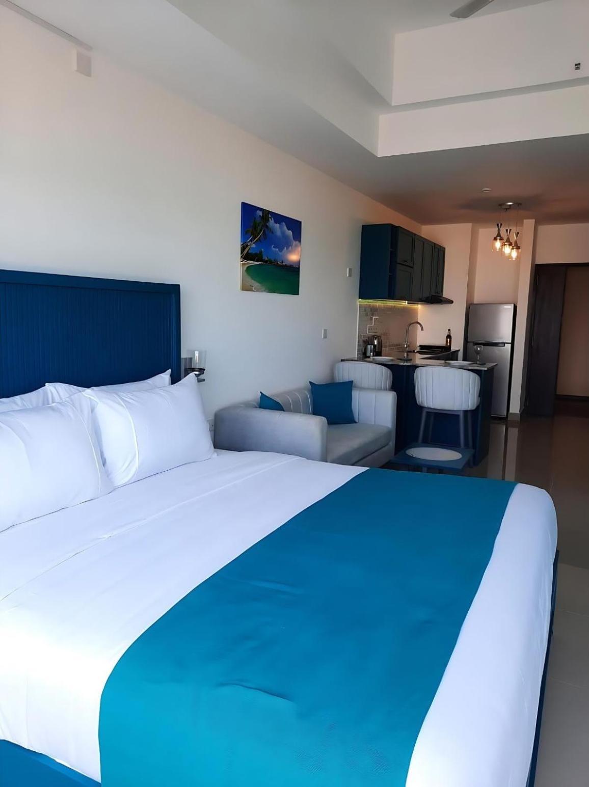 Negombo Ocean Breeze - Bliss On The Beach Luxury Apartments By Serendib Vacation Buitenkant foto
