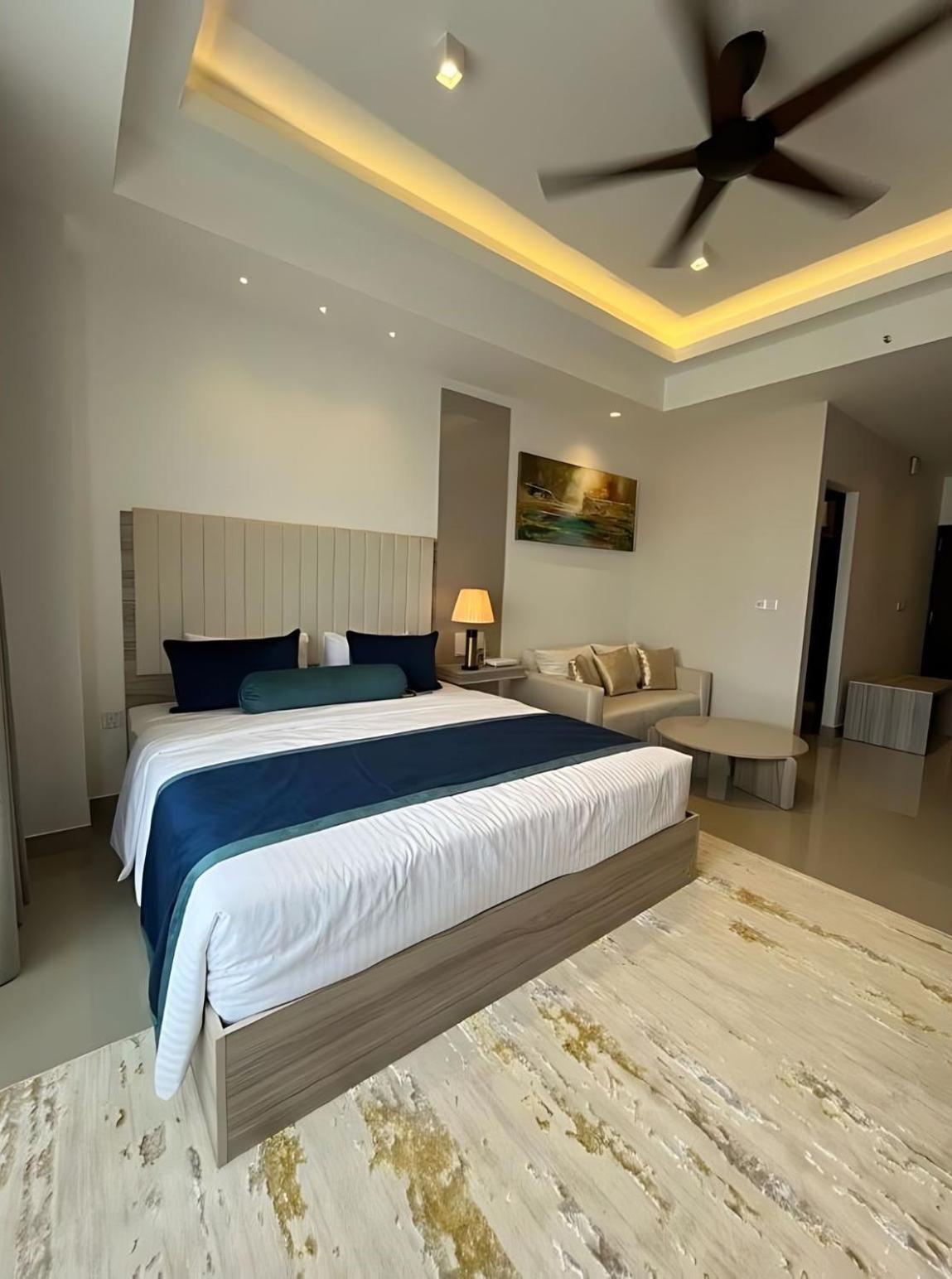 Negombo Ocean Breeze - Bliss On The Beach Luxury Apartments By Serendib Vacation Buitenkant foto