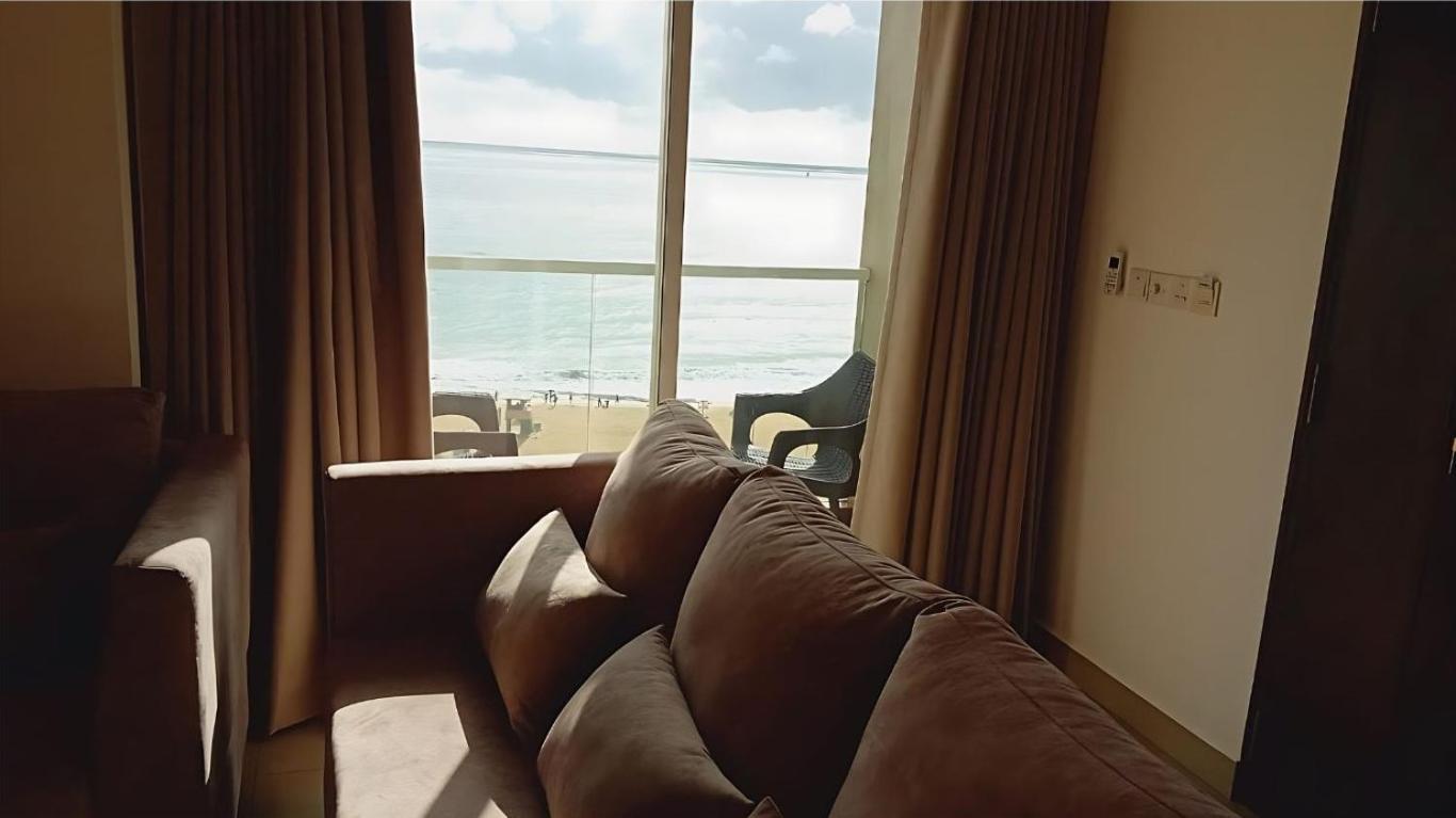 Negombo Ocean Breeze - Bliss On The Beach Luxury Apartments By Serendib Vacation Buitenkant foto