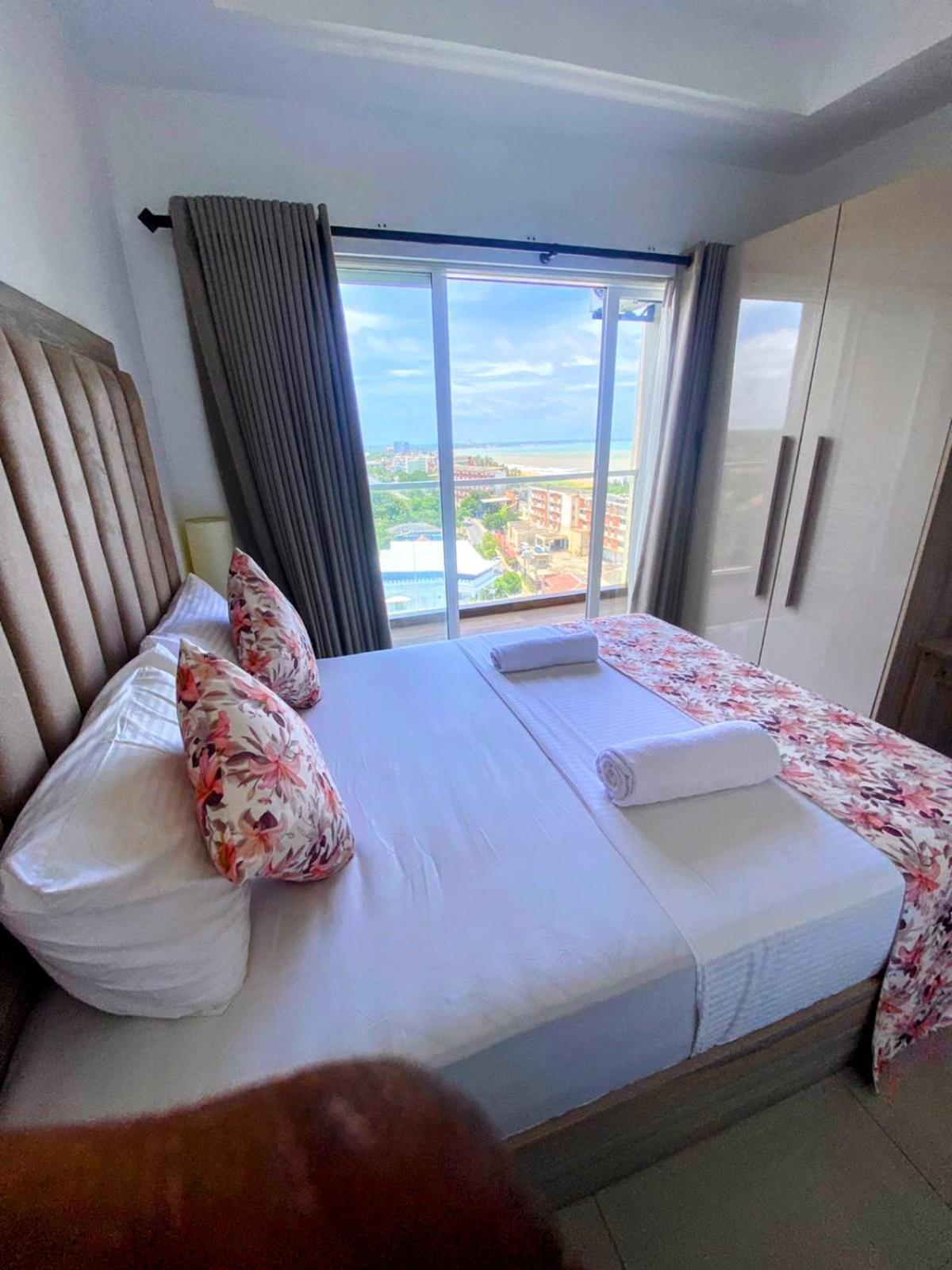 Negombo Ocean Breeze - Bliss On The Beach Luxury Apartments By Serendib Vacation Buitenkant foto