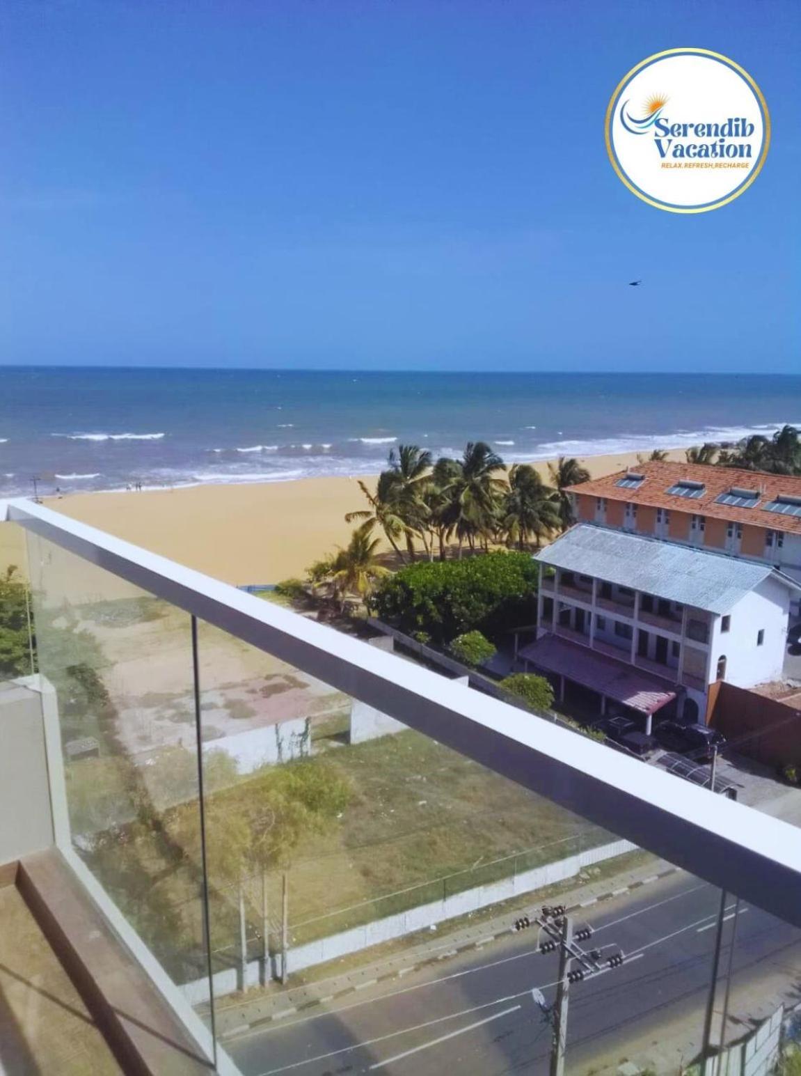 Negombo Ocean Breeze - Bliss On The Beach Luxury Apartments By Serendib Vacation Buitenkant foto
